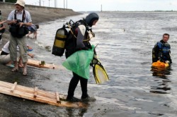 Очистка Киевского моря 2011. Фотография 2
